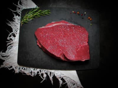 Bio-Rindfleisch zum Dünsten von Grieshof